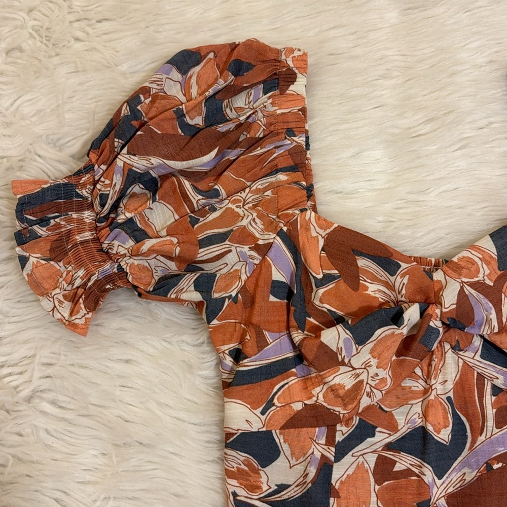 Nine West Blouse size medium floral - Picture 2 of 5